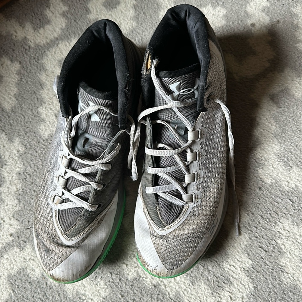 Curry shoes